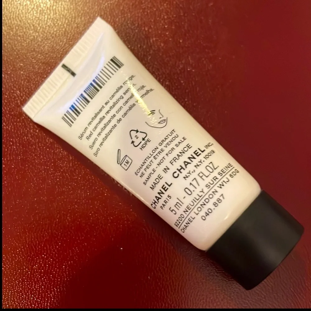Chanel N°1 DE CHANEL REVITALIZING SERUM